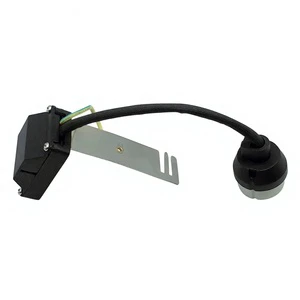 Special Offer Screw GU10 Ceramic Lamp Holder with Three-Position Junction Box for Car Box Plastic 250V 2A XL-006
