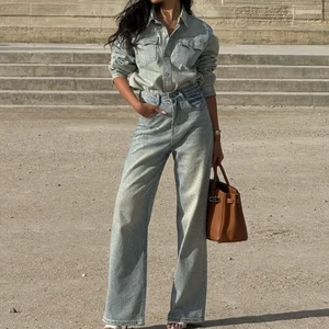 OEM Custom Women Denim Two-Piece Set Street Crop Denim Jacket High Rise Straight Jeans Vintage Acid Washed Rhinestone Denim Set
