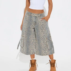 Leopard Print Cargo Denim Shorts Women 100% Cotton Wide Leg Bermuda Jorts Utility Knee Length Trousers Vintage Custom Apparel