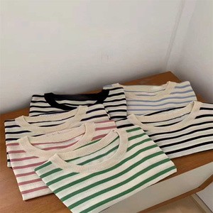 Stock Knitwear Mangas Cortas Verano Ropa Cuello Redondo Camiseta Jersey Rayada Mujer OEM Women Knitwear Custom Brand Label