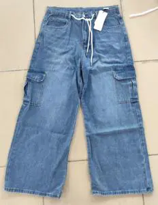 Brand New Straight Fitting and Comfortable Women's Jeans Casual Wear Lightweight Women's Jeans Styles Randomly Shipped