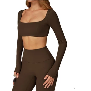 Outdoor Running Yoga Top with Tight Fitting Design and Breathable Moisture Management