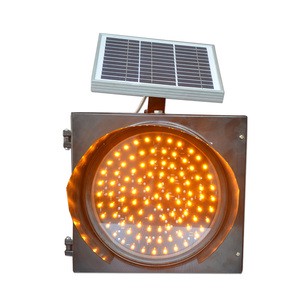Solar Yellow LED Flashing Traffic Light Traffic Warning Light With Dazzling Yellow Color