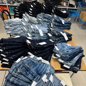 Apparel Overstock Men's Casual Cotton Denim Pant Skinny Straight Ripped Jeans Branded Labels Low-Price Surplus Stock Lot Jeans