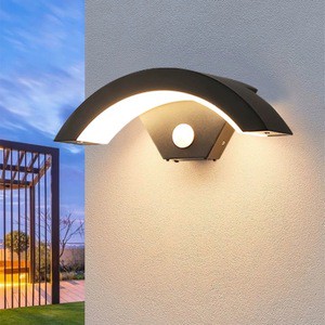 FY806 LED Outdoor Waterproof Motion Sensor Moon-Shaped Wall Light for Courtyard Balcony & Entrance