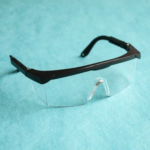 Protective Eyewear Goggles Black Plastic Frame Splash Proof Medical Use CE Certified EN166 Standard