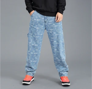 100% Cotton Blue Jeans for Men New Laser Printed Hip Hop Style Plus Size Loose Fit Baggy Wide Leg Fashion with Logo on Waist