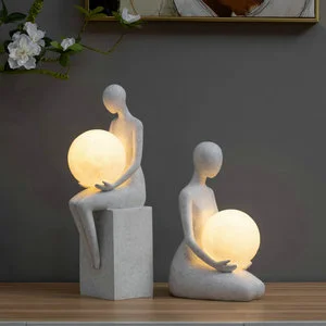 Character Woman Figurine Minimalist Bedroom Art Crafts Resin Abstract Lady Desk Statue Light Lamps Modern Table Lamp Home Decor