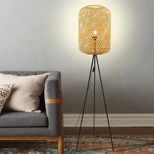 Lightning and Decoration Modern Finishing Stylish Handmade Rattan Shade Floor Lamp with Metal Tripod Stand