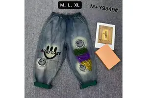 Cool Street Retro Denim Women's Shorts Festival Vibrant Plus Size Women's Denim Shorts with Happy Face Patch Green Cuffs Art
