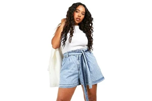 High Waisted Women's Denim Shorts Stylish Women's Loose Fit Washed Denim Shorts With Denim Waist Belt Ripped Summer Shorts