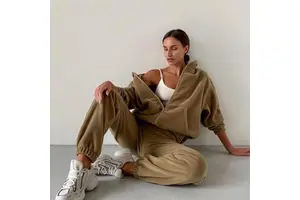 Wholesale Ladies Plus Size Solid Fleece Zip Hooded Jacket Pants Clothing Set Embroidered Custom Logo Polyester/Cotton Women