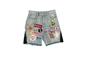 Huili Streetwear Manufacturers Custom Jorts Mens Light Wash Patchwork Badge Frayed Hem Chain Denim Shorts