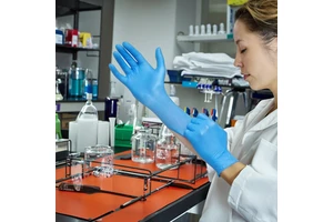 Disposable Nitrile Gloves Latex Oil-Proof Waterproof Safety Gloves Acid-Resistant Alkali-Resistant Features for Industrial