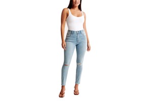 Best Wholesale Price New Stylish Fully Breathable Regular Fit Women's Jeans Overalls Stretchable Denim Sexy Style OEM Serviced