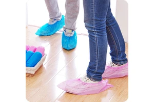 HR Eco-Friendly Disposable White PP Shoe Covers With Skidguard Extra White Plastic Coated Sole Degradable 230x420mm 100/pc