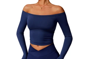 Women Long Sleeve Yoga Crop Top Off Shoulder Square Neckline Slim Fit Brushed Fabric Workout Activewear for Pilates