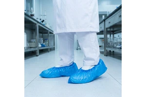 Blue CPE Disposable Safety Shoe Covers Anti-Dust Waterproof Overshoes Composite Toe Buckle Closure Tear-Resistant