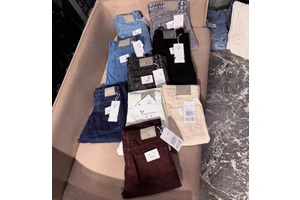 New Women's Winter Mid-rise Straight-leg Solid Color Denim Jeans Casual Cross-border Fashion Brand All-match Wholesale