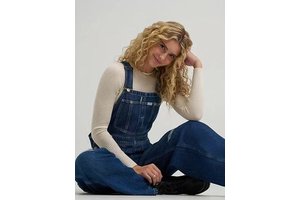 Stylish Women's overall jeans Denim casual pants cute leisure denim pants trousers sexy custom for women for all season factory