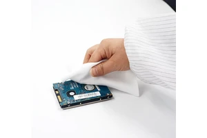 Class 100 Cleanroom Square Nonwoven Wipes-25x25cm Ultra-Low Particle & Ion Content for Critical Environments