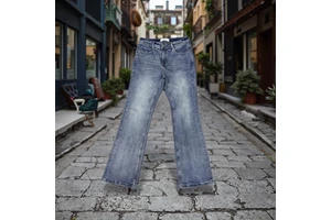 Men's Retro Washed Gray Denim Slim-Fit Jeans, Loose-Fit Long Pants with Rivet Details for Casual Fashion
