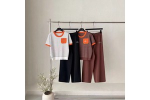 Cross-border Fashion Loose Anti-wrinkle Striped Knitted Casual Suit 2026 Women's Top And Wide-leg Pants Two-piece Set