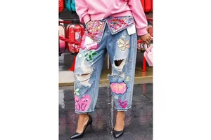 New Arrival Women's Stylish Graphic Print Ripped Rhinestone Jeans Mid Waist Casual Design with Glamorous Edgy Look for Summer