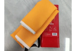 Fireproof Heat Resistant Fiberglass Mesh Safety Blanket 1.2m X 1.5m Emergency Fire Suppression Tool for Home Office