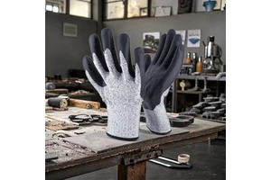 Cut Resistant Glove Level 5 Nitrile Coated Knitted Waterproof Hand Protection Custom Durable Glass Work Safety Gloves for Men
