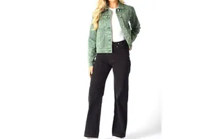 OEM Women's Denim Jean Jacket Women Casual Outwear Hot Sale Autumn and Spring Women's denim jacket in Low Price