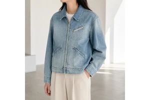Vintage Distressed Washed Breathable Solid Light Blue Denim Trucker Style Jacket Women Oversized Loose Fit Zip Long Sleeve Coat