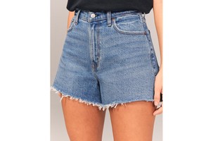 Premium Cotton Blue Denim Cutoff Shorts for Women Sexy High Waist Jeans Shorts Summer Casual Fashion Wear OEM Service