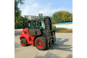 Material Handling Equipment Off-road Forklift With 3-level 4-meter Mast Customizable Machines