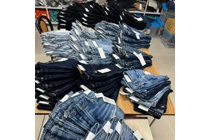 Apparel Overstock Men's Casual Cotton Denim Pant Skinny Straight Ripped Jeans Branded Labels Low-Price Surplus Stock Lot Jeans