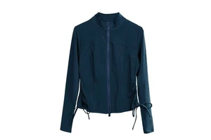 The Zipper-fitted Yoga Top with Detachable Design Is Slimming and Highly Compressive