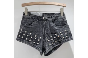Women's High Waist Distressed Denim Shorts With Rivet Decoration Casual Summer Style