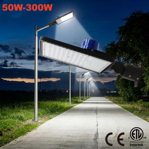 200W LED Parking Lot Light, 28000LM 5000K Shoebox Light, IP66 Waterproof, Dusk To Dawn Photocell, Adjustable Slip Fitter