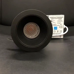 Dimmable 9W LED Downlight with Visor Anti Glare Black Trim 120V Iron Driver Aluminum LED Spotlight Cut Out 75MM RA90