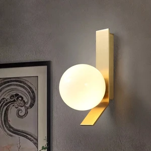 Modern Creative Gold Wall Lamp Globe Lamp Nordic Bedside Light Glass Ball Shade Wall Sconce