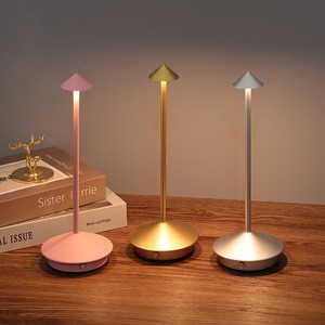 New Style Rechargeable LED Table Lamp Aluminum Body Eco-Friendly Battery Power Supply Simple Design for Hotel Bedroom Desk Decor