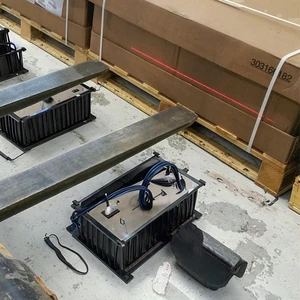 Yoijoys Rechargeable Forklift System IP65 LED Light Source Red Horizontal Line Laser Guidance Pallet Positioning Alignment