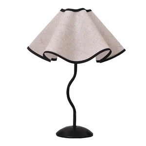 Modern Minimalist Nordic Style LED Desk Lamp Bedroom Bedside Ins-style Creative Petal-shaped Table Lamp Room Decor
