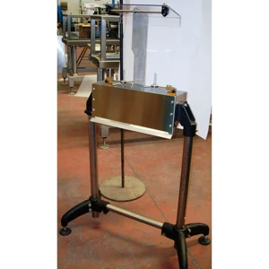 UNIMAC-GHERRI Manual Jar Rinser Washer with Pump and Air Treatment for Pre-Cleaning Before Line Feeding Italy