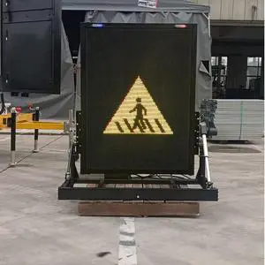Display Vehicle Mounted Folding P10 Full Color LED Traffic Signs Variable Message Sign IP58 Waterproofing 1000m Visual Traffic
