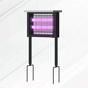 Solar Powered Outdoor Bug Zappers Metal Housing Purple Mosquito Killer Lamp IPX4 Waterproof Easy Installation Eco-Friendly