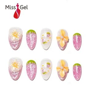 Wholesale Handmade Glitter Press On Nails 32PCS With Strawberry Design Glossy Short Almond Full Cover Nail Tips Salon Style