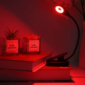 Blue Light Blocking Red 625-630nm Clip Reading Lamp 3 Brightness Levels Dimmable White Rechargeable Type-C for Night Reading