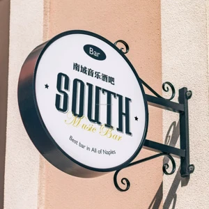 Custom Designed Logo Lighting High Quality Outdoor Wall Mounted LED Advertising Light Box with Easy Hanging Installation
