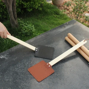 Sturdy Leather Fly Swatter 17 Inch Long Handle Manual Swat Wood Handle Flyswatter Rustic Fly Swatter For Indoor Outdoor